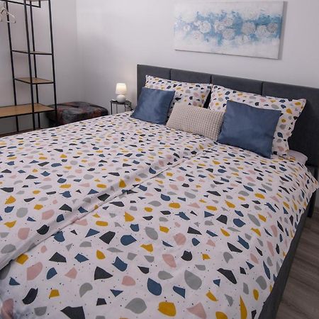 Apartman Point Pula Exteriör bild