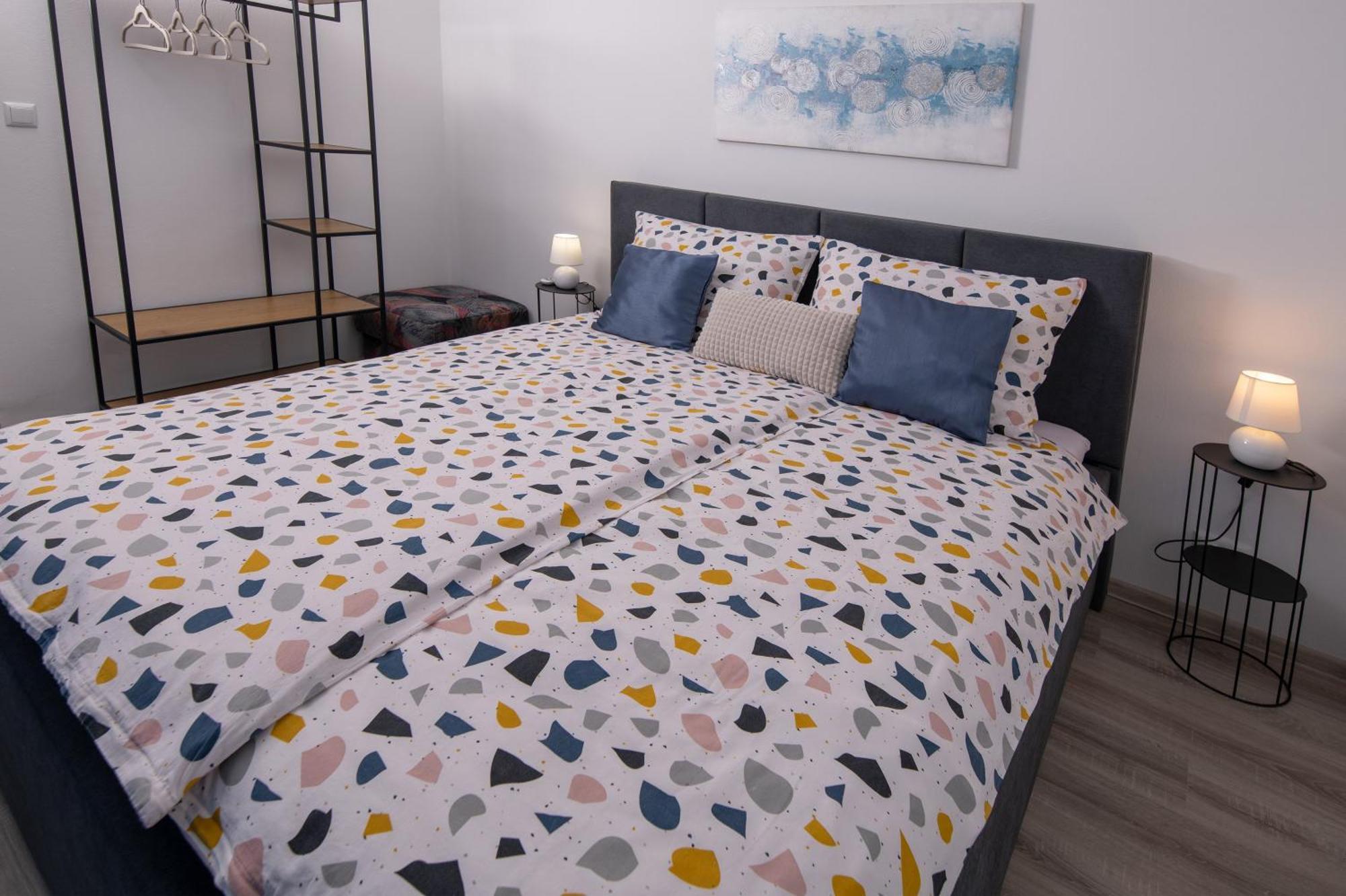 Apartman Point Pula Exteriör bild